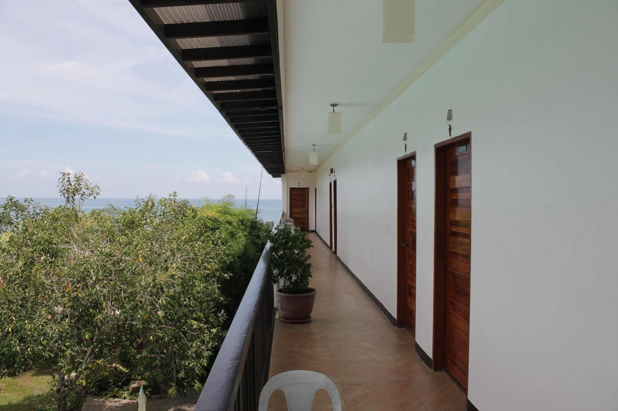 Sipalay Jamont Hotel Exterior photo