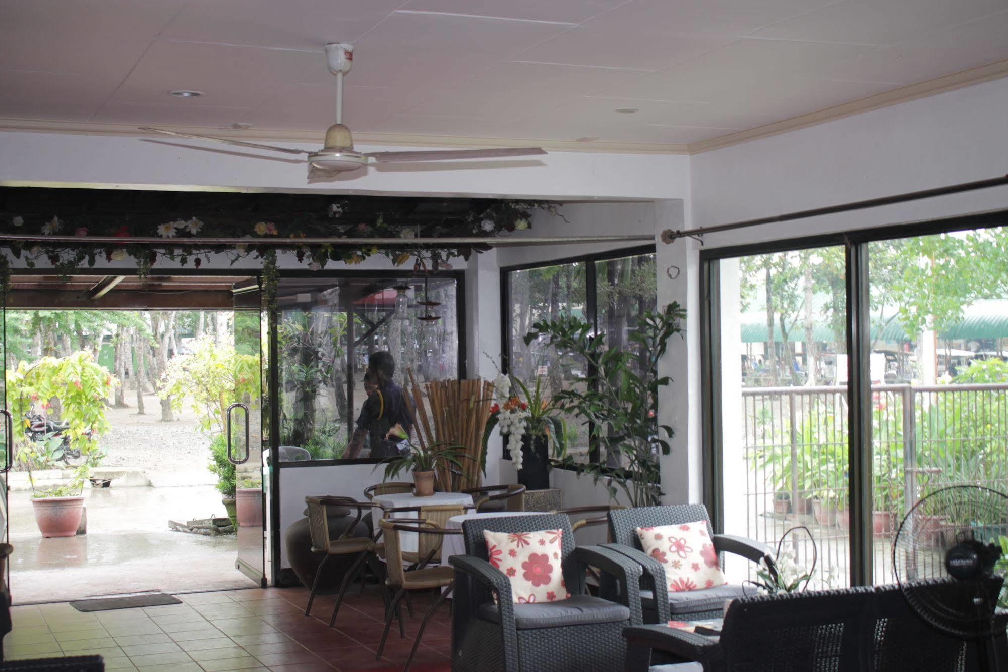 Sipalay Jamont Hotel Exterior photo